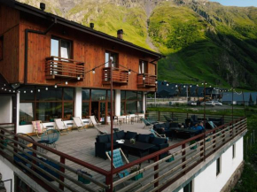 Alpenhaus Kazbegi Hotel & Restaurant